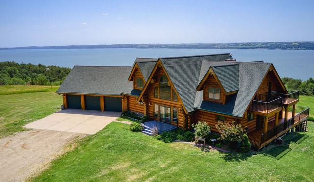Eldorado Lodge Majestic Cabin Overlooking Lewis & Clark Lake 40 Acres of Privacy