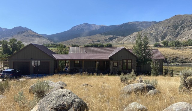 Electric Peak Retreat at Yellowstone National Park North Entrance