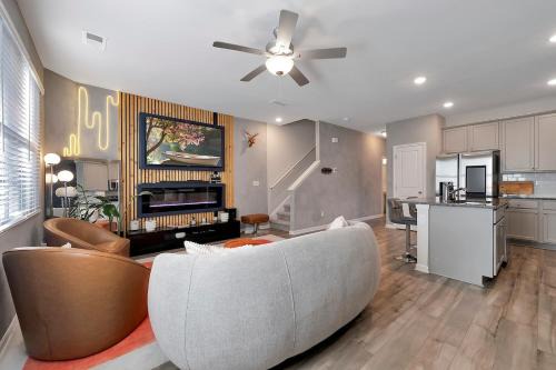 Electric & Vibrant Home Minutes from Downtown ATL