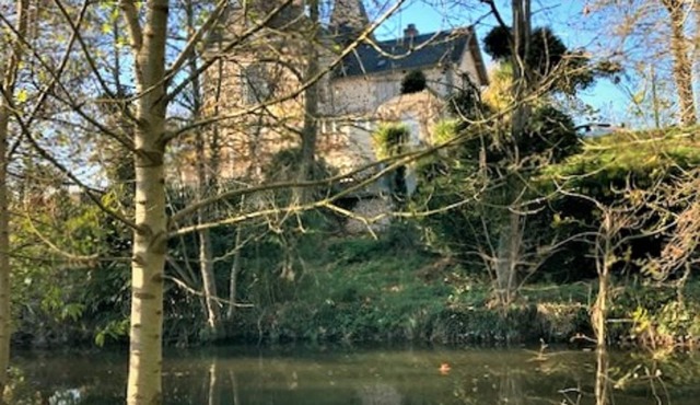 ELEGANT 19TH-CENTURY HOUSE 5/6 BDR./14 PERS./RIVERFRONT./SAUNA/BABYF