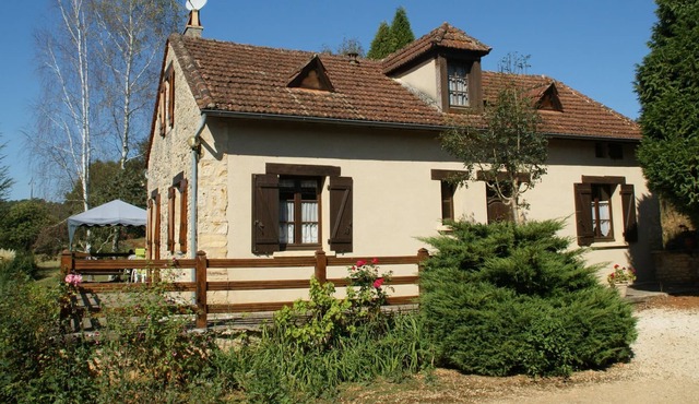 Elegant Cottage with Swimming Pool in Prats-du-Périgord