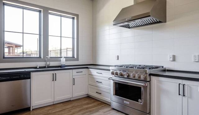 Elegance 3Bd rental with luxury clubhouse access