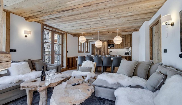 Elegance and Comfort at Fornet: Spacious 4-Bedroom Apartment with Modern Amenities