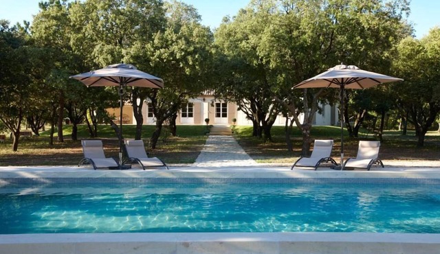 Elegance and simplicity in the heart of the vineyards