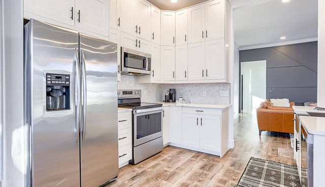 Elegance & Comfort Combined in Amazing 5BR House!