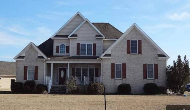 Elegance & Comfort: Your Greenville Escape