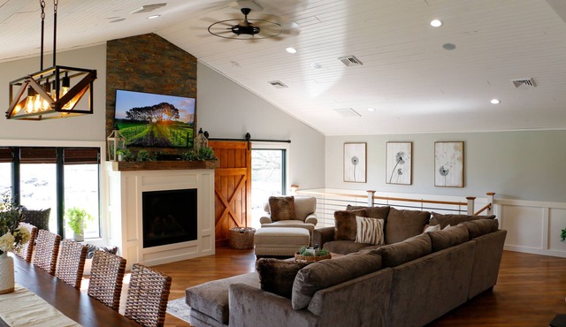 Elegance on The Farm Limitless Amenities ♦Pool ♦Hot Tub ♦Fish Pond +more!