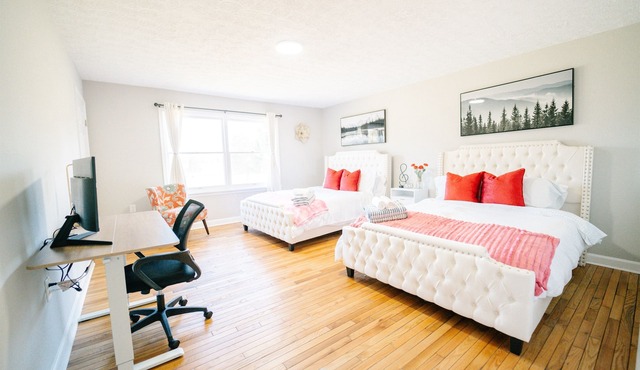 Elegant 10BR/5BA | Private Parking । Great Falls