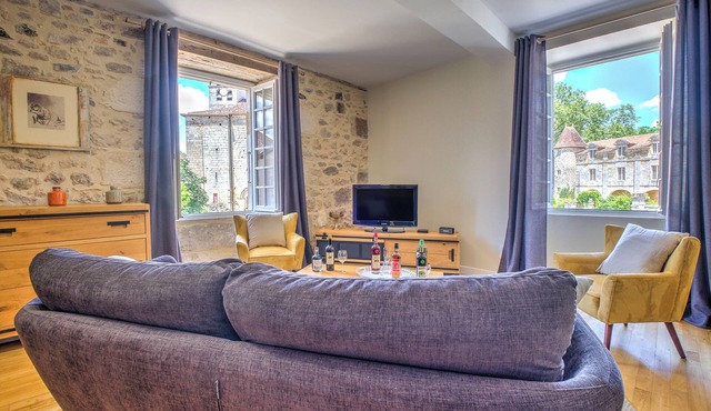 Elegant 150m² Apartment with Castle View – 3 Bedrooms in the Heart of Périgord