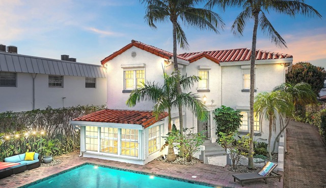 Elegant 1926 Mediterranean Villa Heated Pool/Spa Sleeps 8