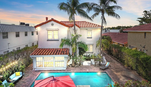 Elegant 1926 Mediterranean Home Heated Pool/Spa Sleeps 12