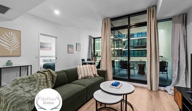 Elegant 1BR CBD Apt Walkable - Parking - WiFi