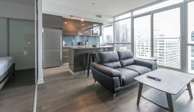 Elegant 1BR with Stunning Views near ByWard Market