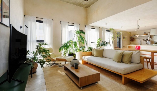 Elegant 2 bdr Duplex w/Private Rooftop grill