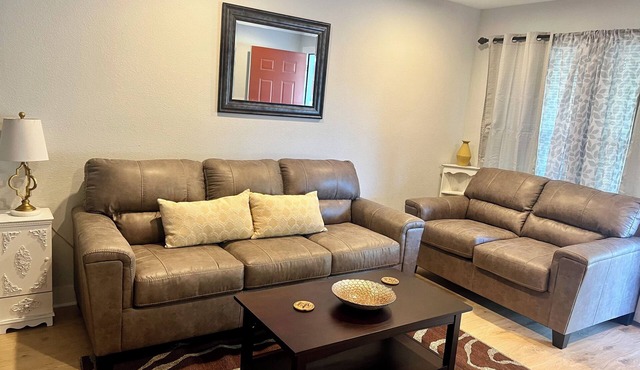 Elegant 2 Bedroom Apartment Home