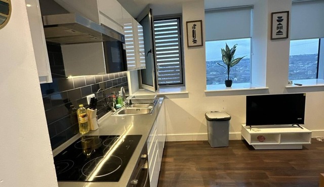 Elegant 2-bedroom retreat in London, complete with complimentary Wi-Fi.