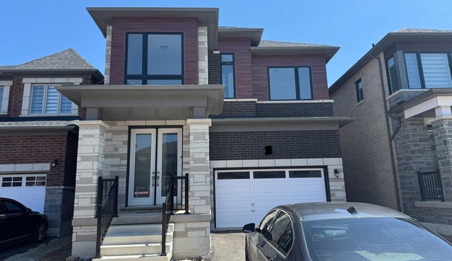 Elegant 2-Bedroom Retreat in Erin – Private Washroom