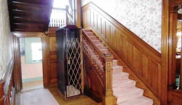 Elegant 2 Bedroom Suite in Historic Zippo Mansion