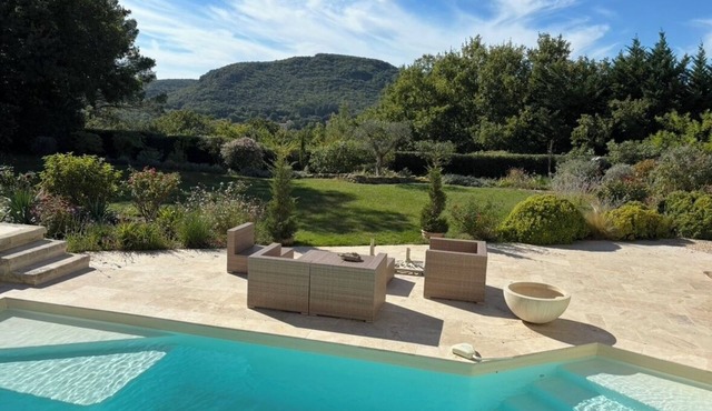 Elegant 2-bedroom villa with pool , in Gaujac, near Uzes, Gard, South of France