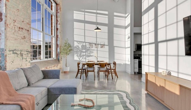Elegant 2BD Escape | Prime Location near DT GVL
