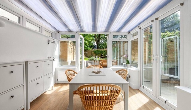 Elegant 2BD Flat with Garden, West Hampstead