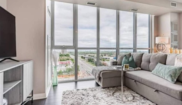 ELEGANT 2BR-2BATH, BALCONY, PARKING, CITY VIEW