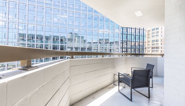 Elegant 2BR Apartment - Minutes to D.C.