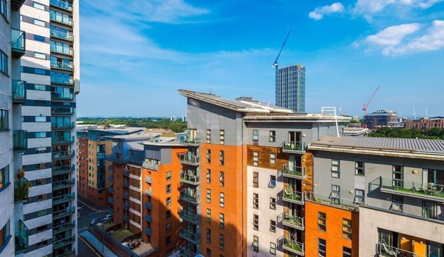 Elegant 2BR City Flat near Northern Quarter