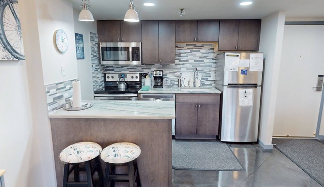 Elegant 2BR Flat at Silvercreek by RedAwning