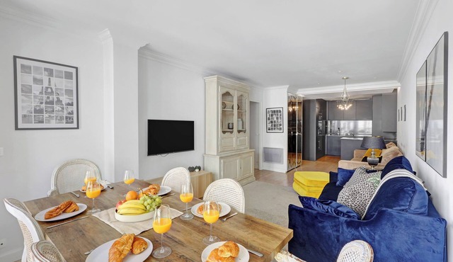 Elegant 2BR Flat by the Champs-Elysees