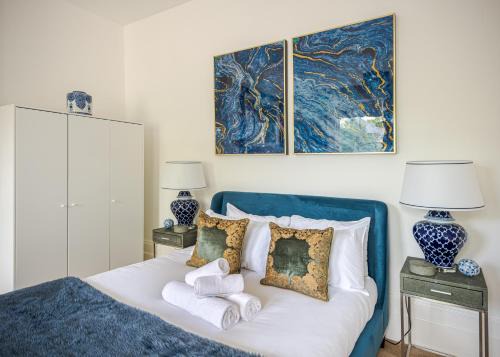 Elegant 2BR Ground-Floor Teddington Flat Modern Comfort