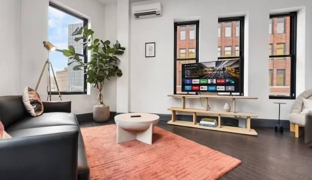 Elegant 2BR in the Vibrant Heart of Pittsburgh