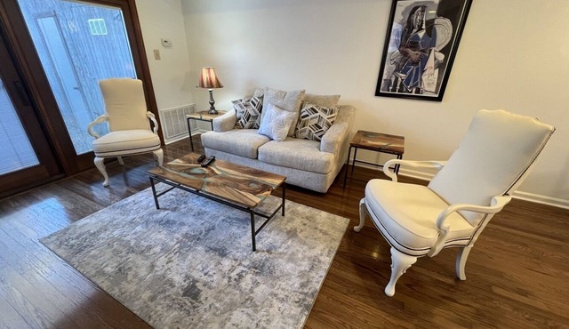 Elegant 2BR Midtown Condo W/Flair