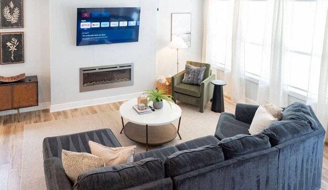 Elegant 3 BDR Escape | KING Bed + TV in Every Room