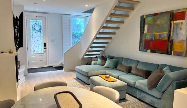 Elegant 3-bed, 3 bath private Leslieville home