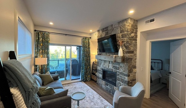 Elegant 3-Bed Condo Near Blue Mountain Resort and Wasaga beach