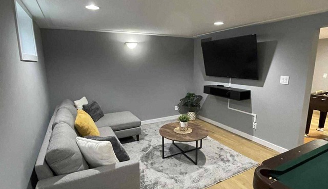 Elegant 3 Bedroom Home w/Sauna