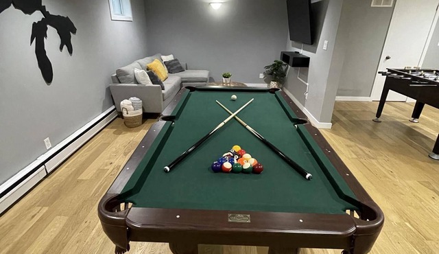 Elegant 3 Bedroom Home, With Pool table, Foosball Table, and Sauna, and More.