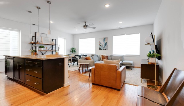 Elegant 3-Bedroom Home with Stunning Rooftop Deck & Dining Area