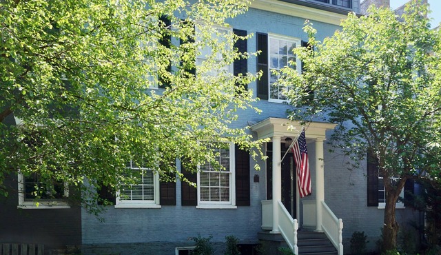 Elegant 3 FL 5 BR Row House in Geneva/FLX Walk to HWS, Seneca Lake, Downtown