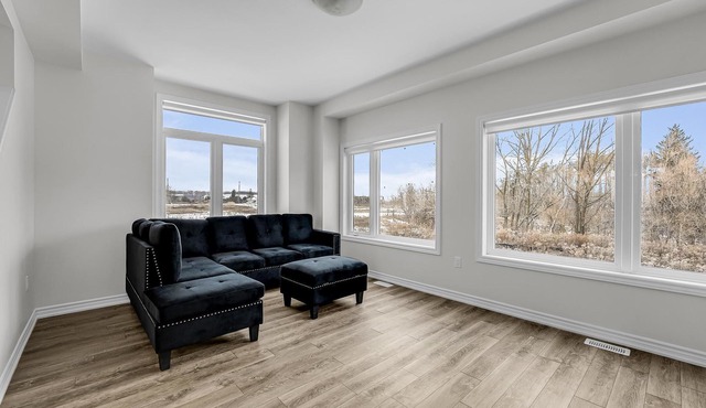 Elegant 3-Story Townhouse | Ensuite Bath, Office & Free Parking