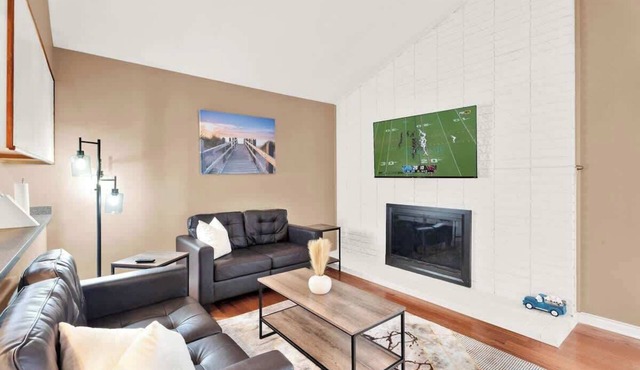 Elegant 3BD Retreat in Sterling Heights