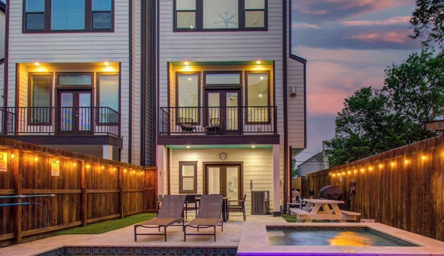 Elegant 3BR 3.5Bath Home with Private Pool