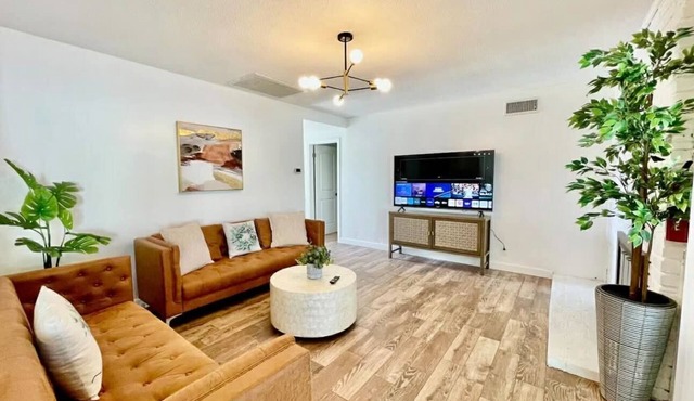 Elegant 3BR Home in Buena Park near Knott's Berry Farm