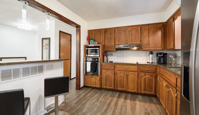 Elegant 3BR Home in Vibrant KC Area MOKA796800