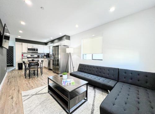 Elegant 4-Bedroom Family Home - Oak2 - LAD