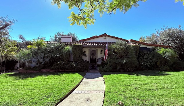 Elegant 4-Bedroom house in Historic Glendale Hills with a Gym
