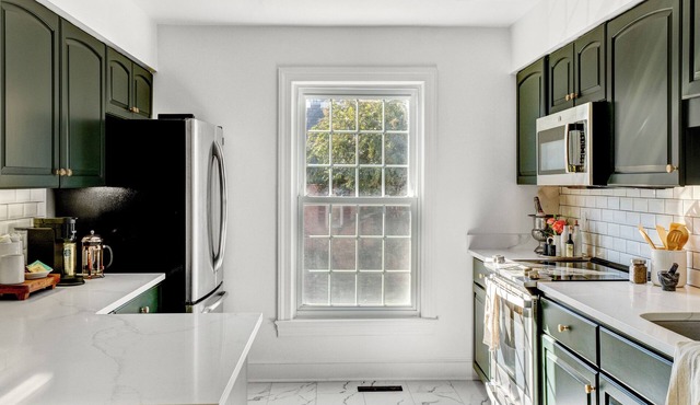 Elegant 4-bedroom in Clarendon Arlington walk to Metro