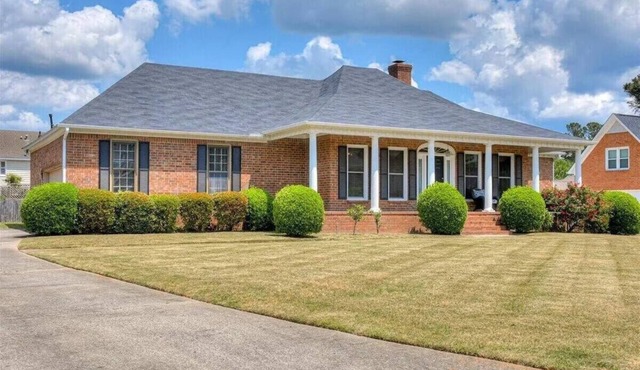 Elegant 4-BR Retreat Near Augusta National in Serene Upscale Enclave