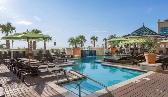 Elegant 4-Room Coastal Retreat – Fun, Comfort & Beach Access